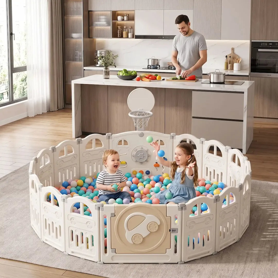 parc modulable circulaire bebe joue avec soeur papa cuisine